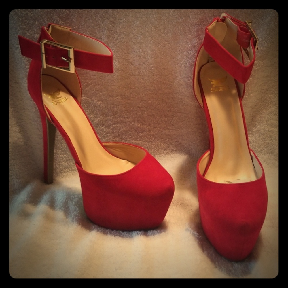 Heel shoes